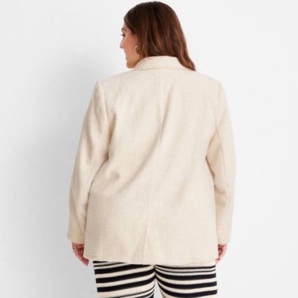 - NWT FUTURE COLLECTIVE PLUS 2XL CREAM BOUCLE BLAZER FRAYED EDGES ONE BUTT… - Picture 2 of 12